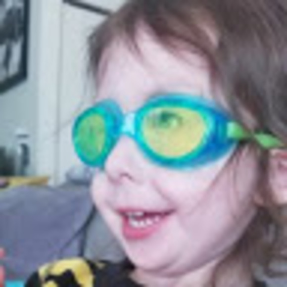 Meet your Posher, Miley - Picture 1 of 1